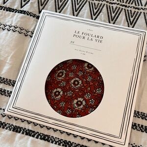 Sézane Scarf Le Foulard Pour La Vie NWT